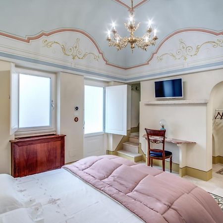 Bed and Breakfast Palazzo Stunis - Dimora Di Charme Остуні Екстер'єр фото