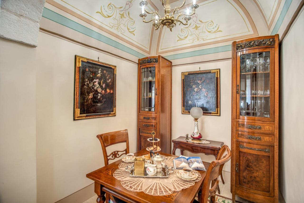 Bed and Breakfast Palazzo Stunis - Dimora Di Charme Остуні Екстер'єр фото