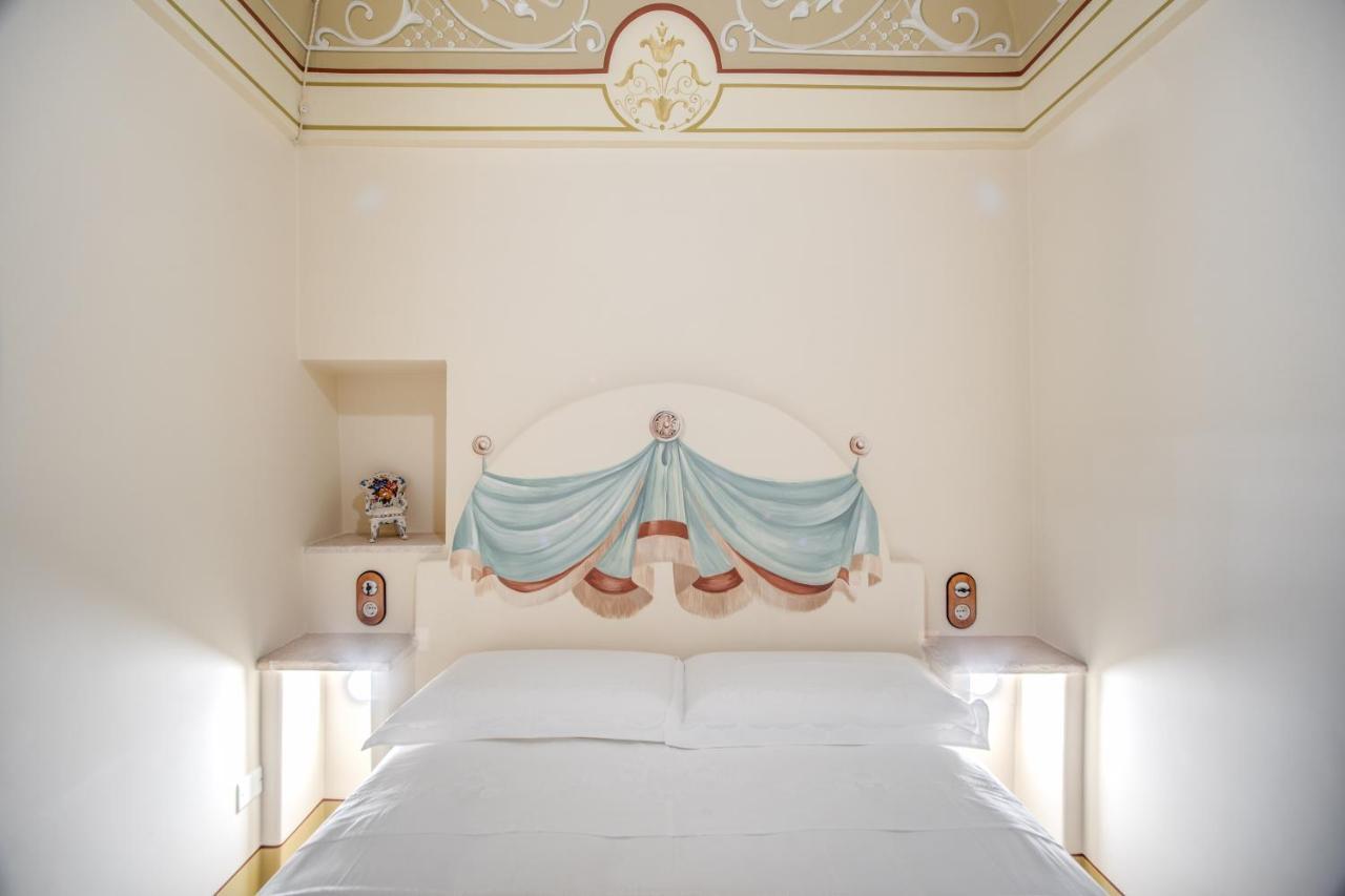 Bed and Breakfast Palazzo Stunis - Dimora Di Charme Остуні Екстер'єр фото