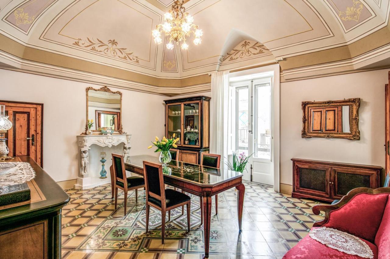 Bed and Breakfast Palazzo Stunis - Dimora Di Charme Остуні Екстер'єр фото