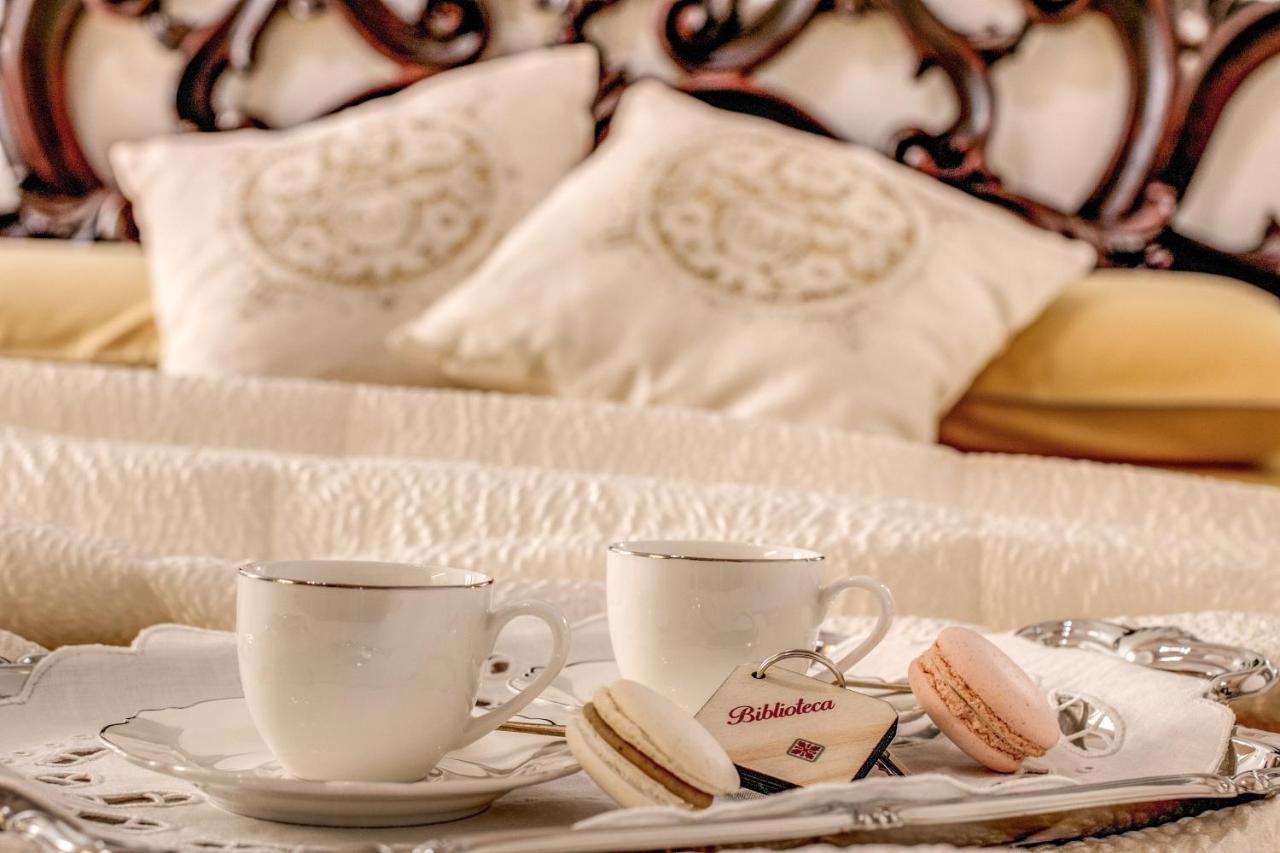 Bed and Breakfast Palazzo Stunis - Dimora Di Charme Остуні Екстер'єр фото