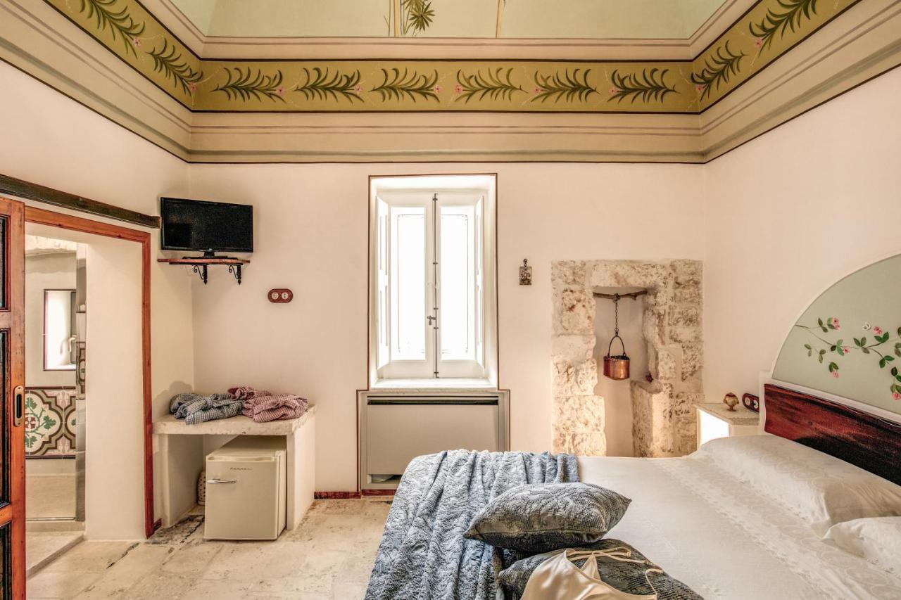 Bed and Breakfast Palazzo Stunis - Dimora Di Charme Остуні Екстер'єр фото