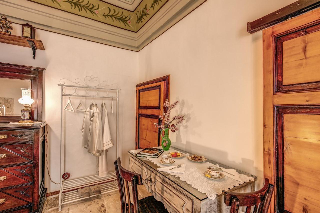 Bed and Breakfast Palazzo Stunis - Dimora Di Charme Остуні Екстер'єр фото